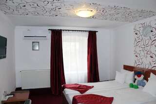 Отель Complex Prestige Алба-Юлия Двухместный номер с 1 кроватью или 2 отдельными кроватями-5